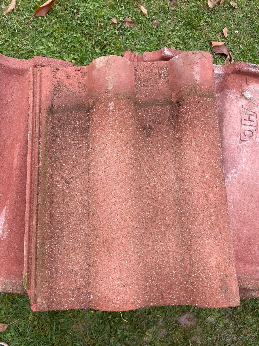 Prodám betonovou střešní tašku - 3