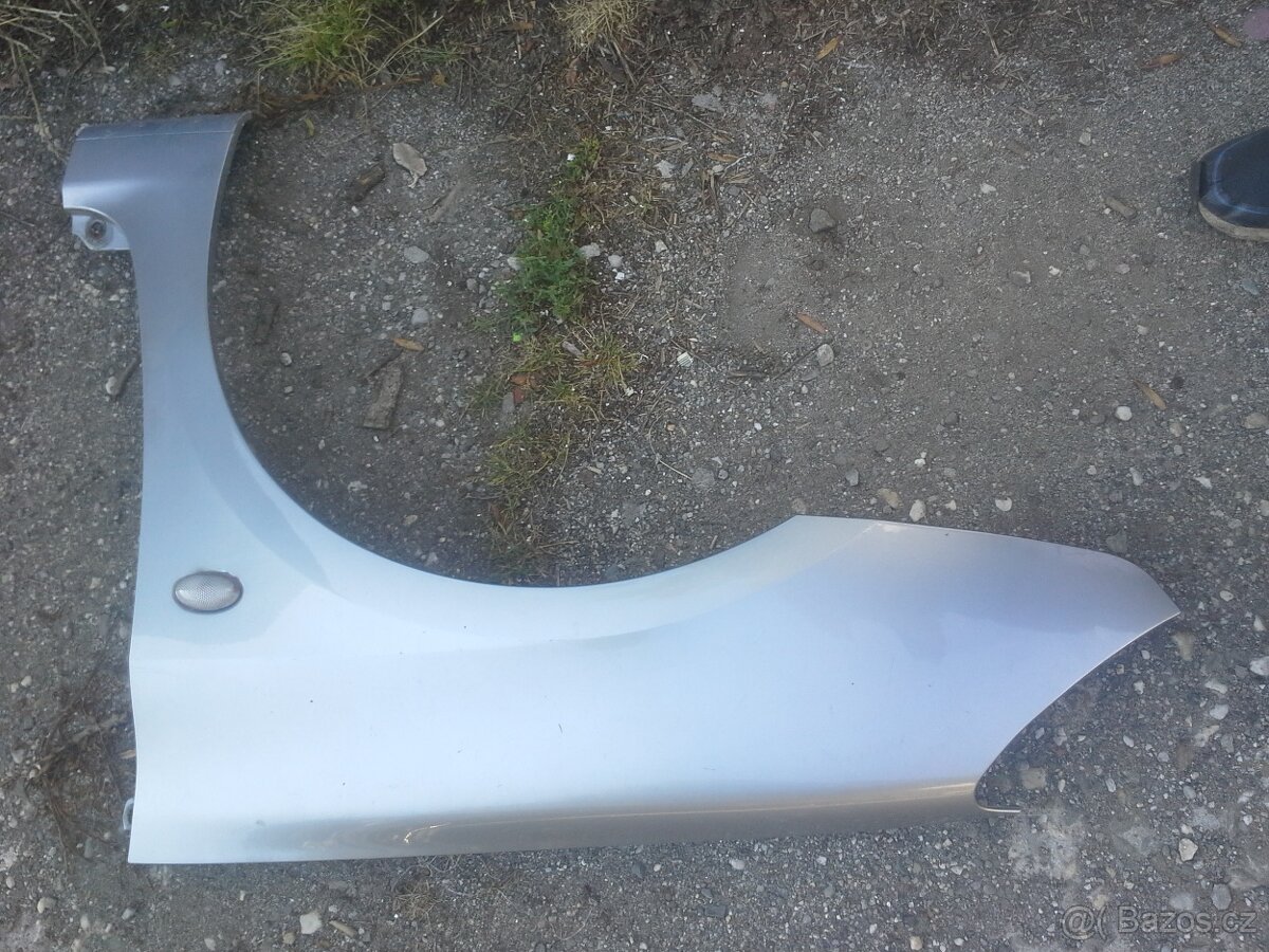 Peugeot 307 sw . hlava motoru 1.6i,el sklopna zrcatka,kapota - 3