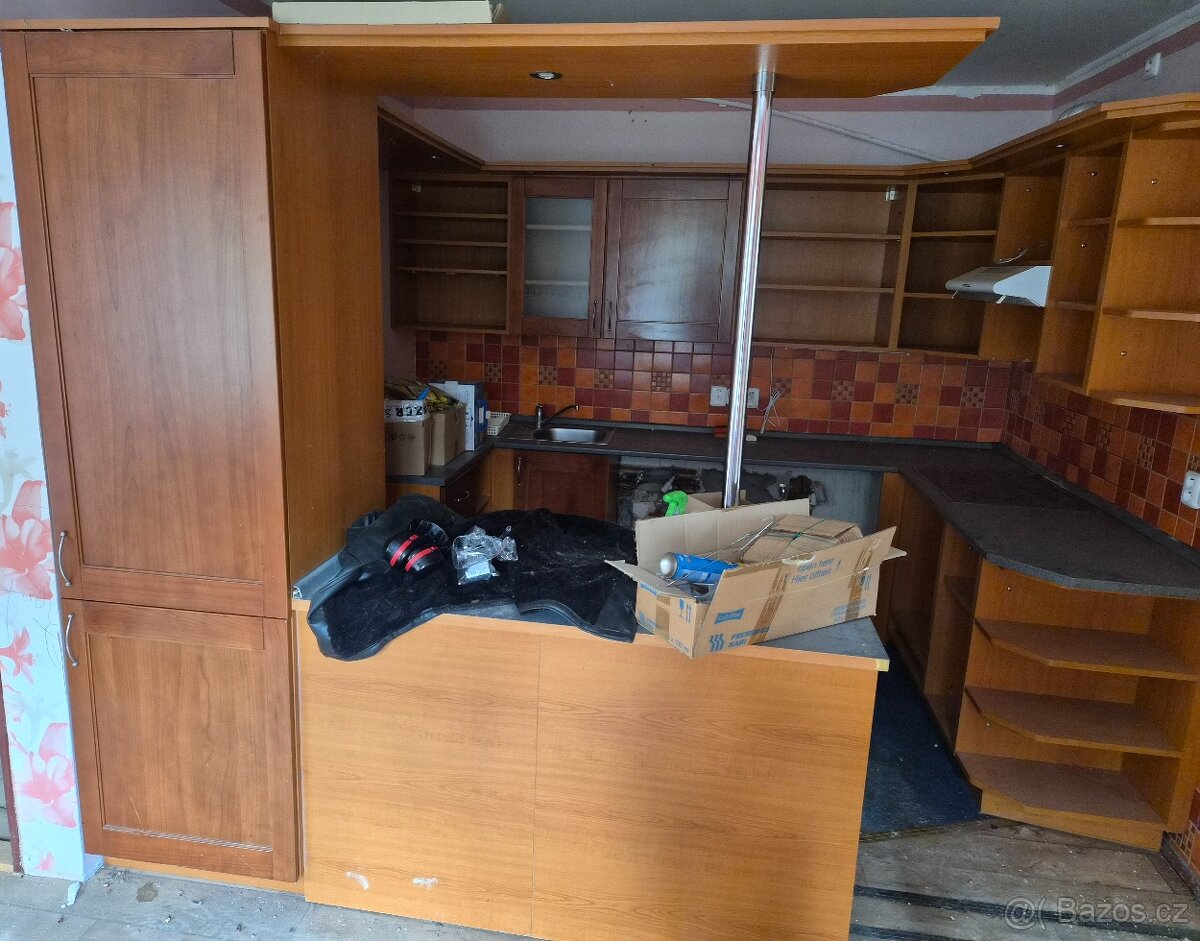 Kuchyně hnědá , deska BOSCH, digestoř - 3