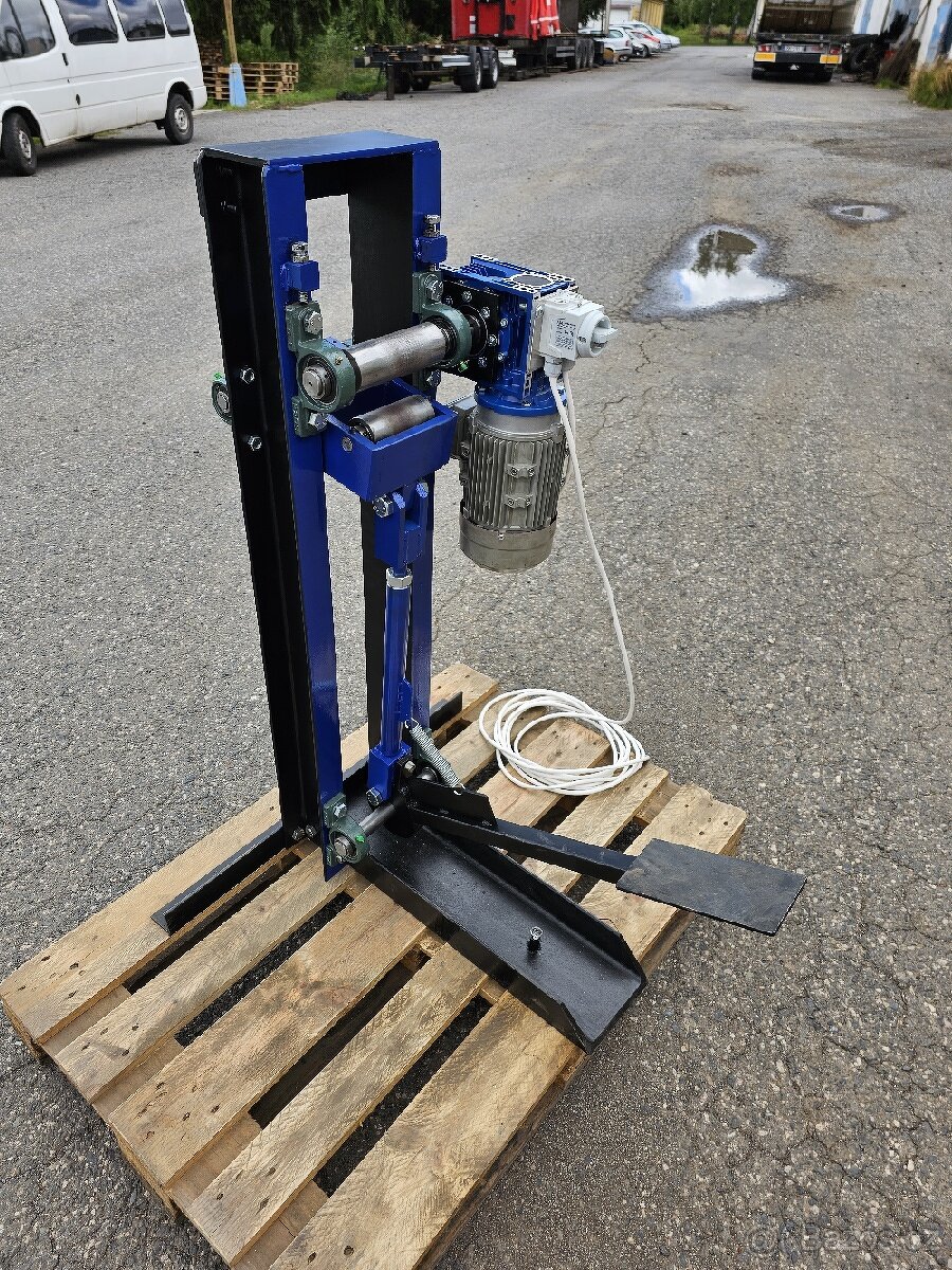 Kovářská válcovací stolice - 3