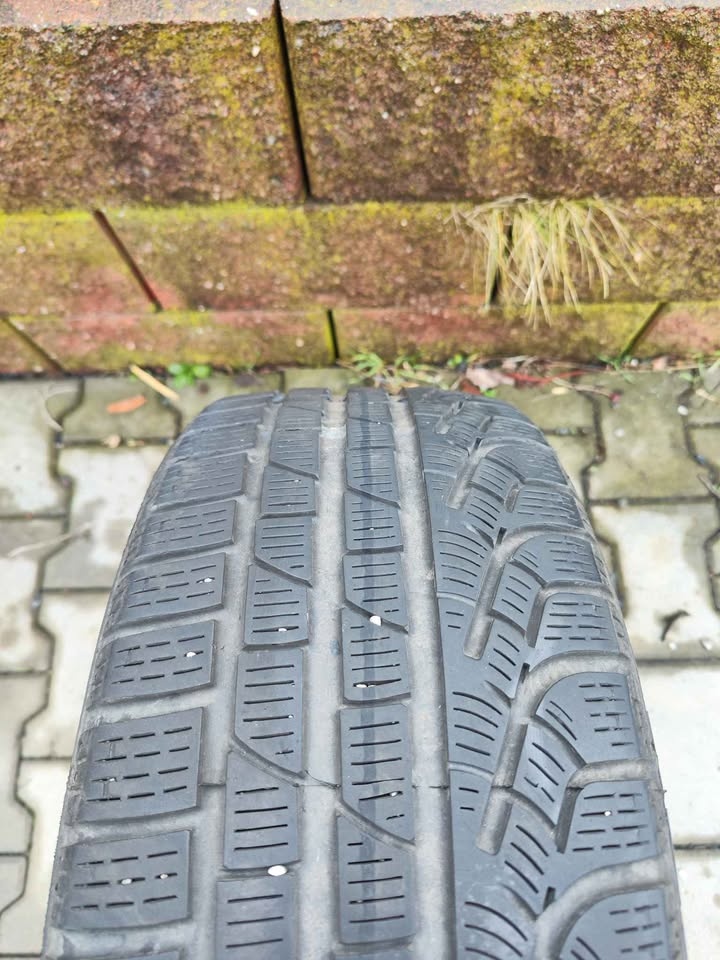 Zimní pneu 225/40 R18 Pirelli - 3