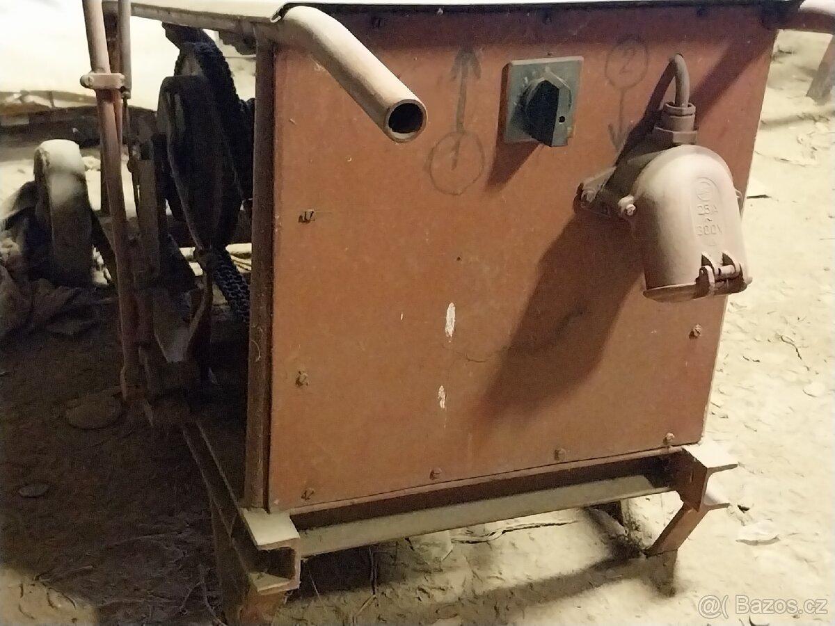 Vrátek stavební - 3