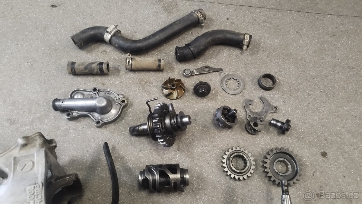 dily motoru yamaha yz 250 - 3