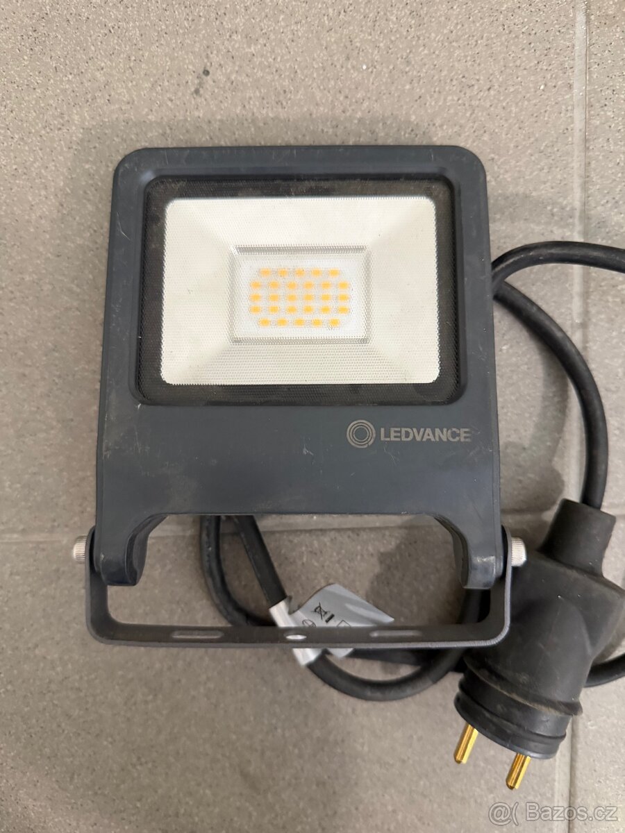 Halogen 500w. LED SVĚTLO - 3