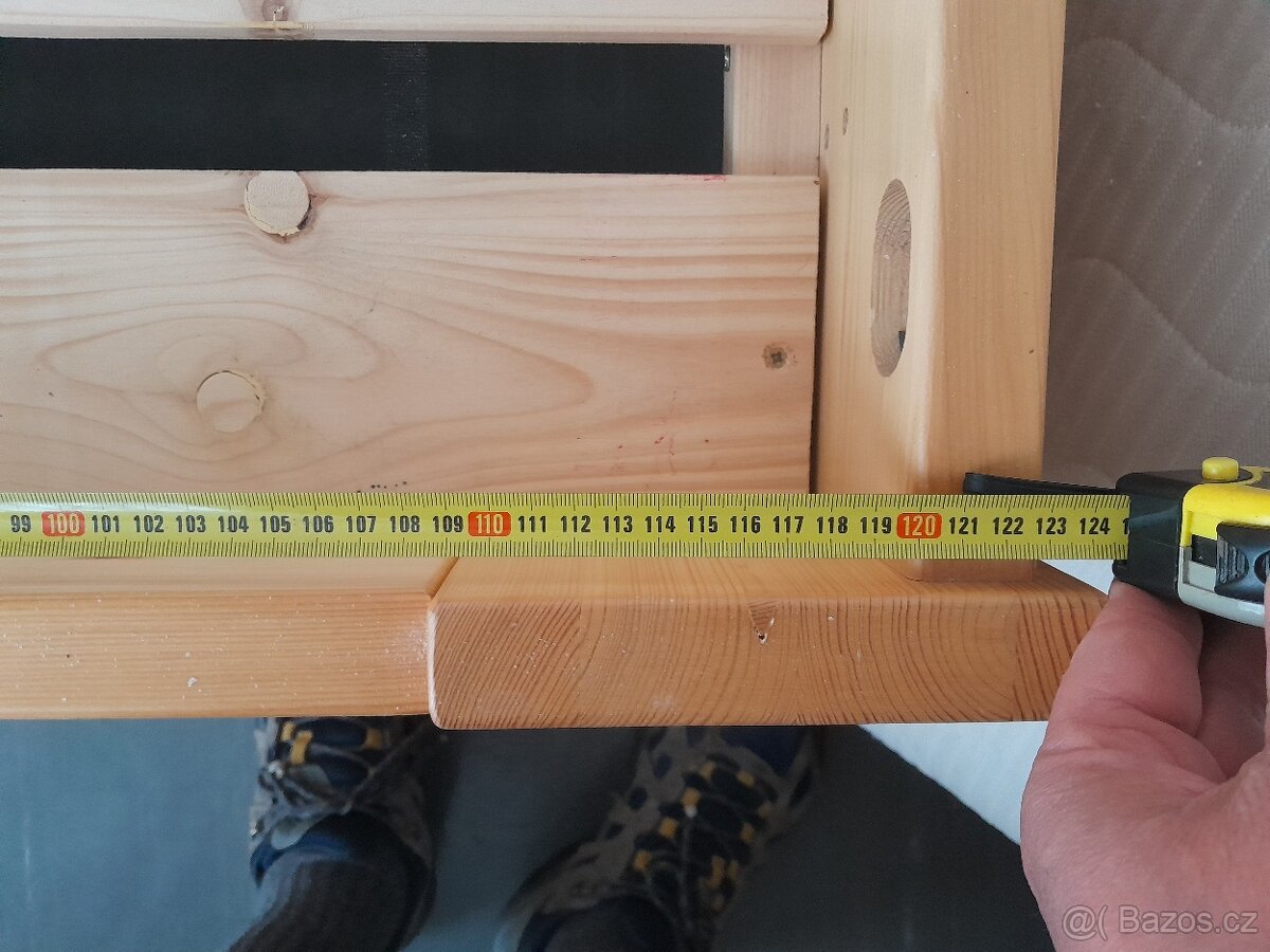 Dřevěná postel z masivu - 3