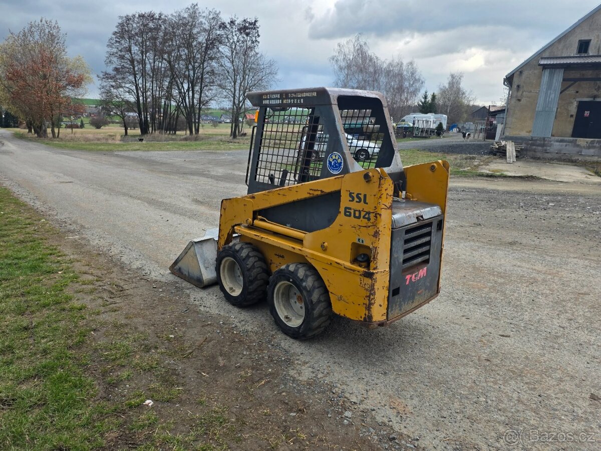 SMYKOVÝ NAKLADAČ TCM/BOBCAT 604 - 3