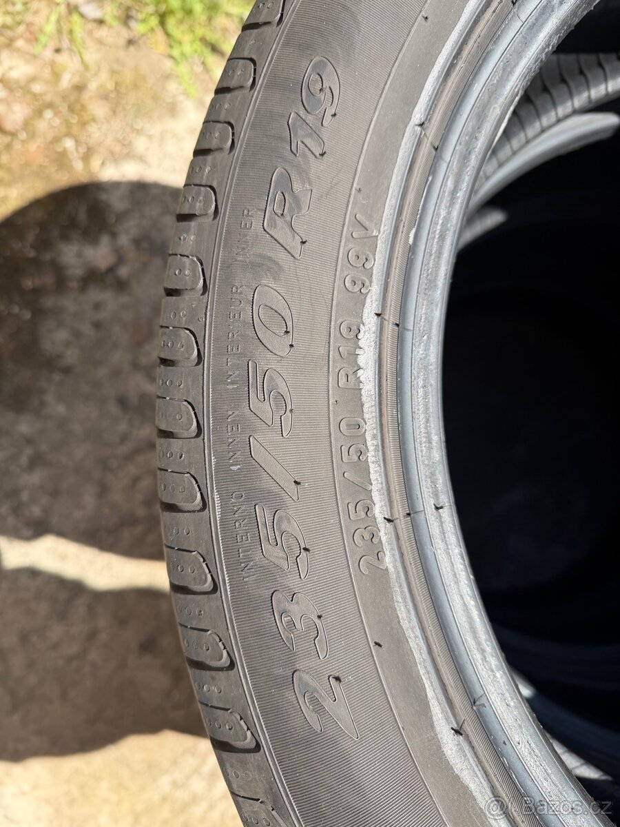 Pneu Pirelli 235/50 R19 - 3