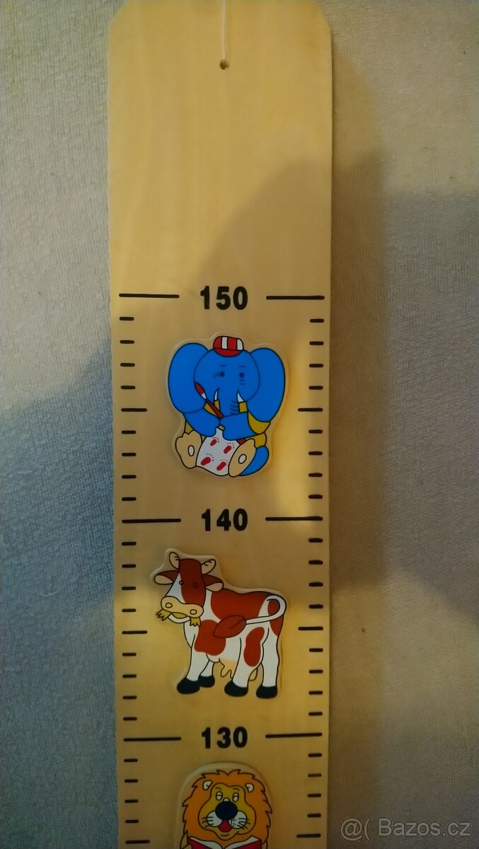 Závěsný metr dřevěný s obrázky - 3