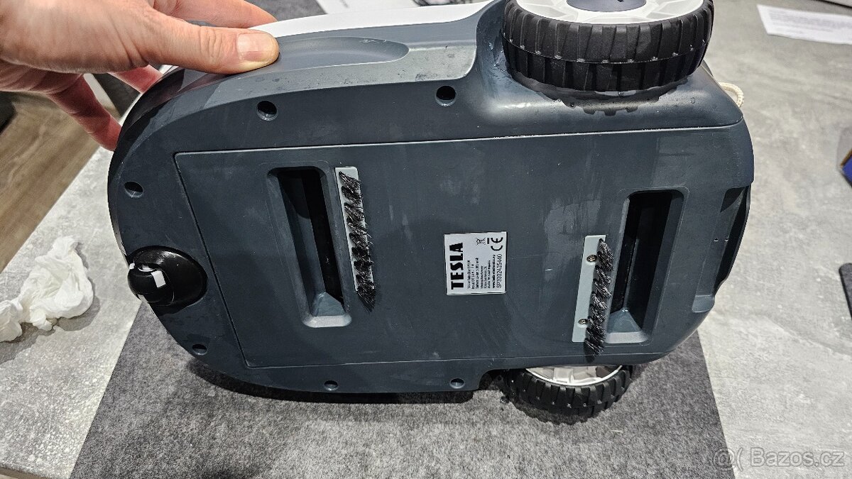 Bazénový vysavač Tesla - 3