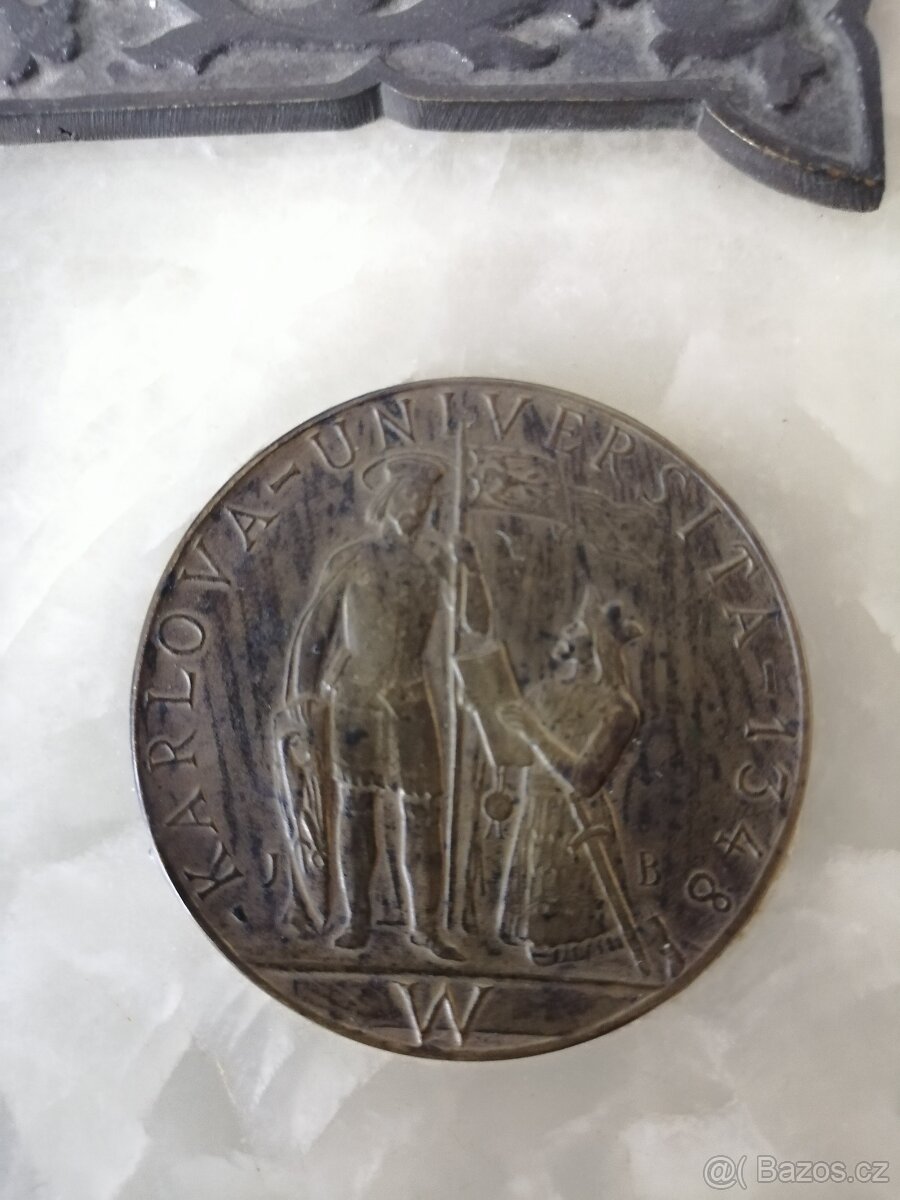 Doza mramor- kov- dřevo - Karlova univerzita - 3