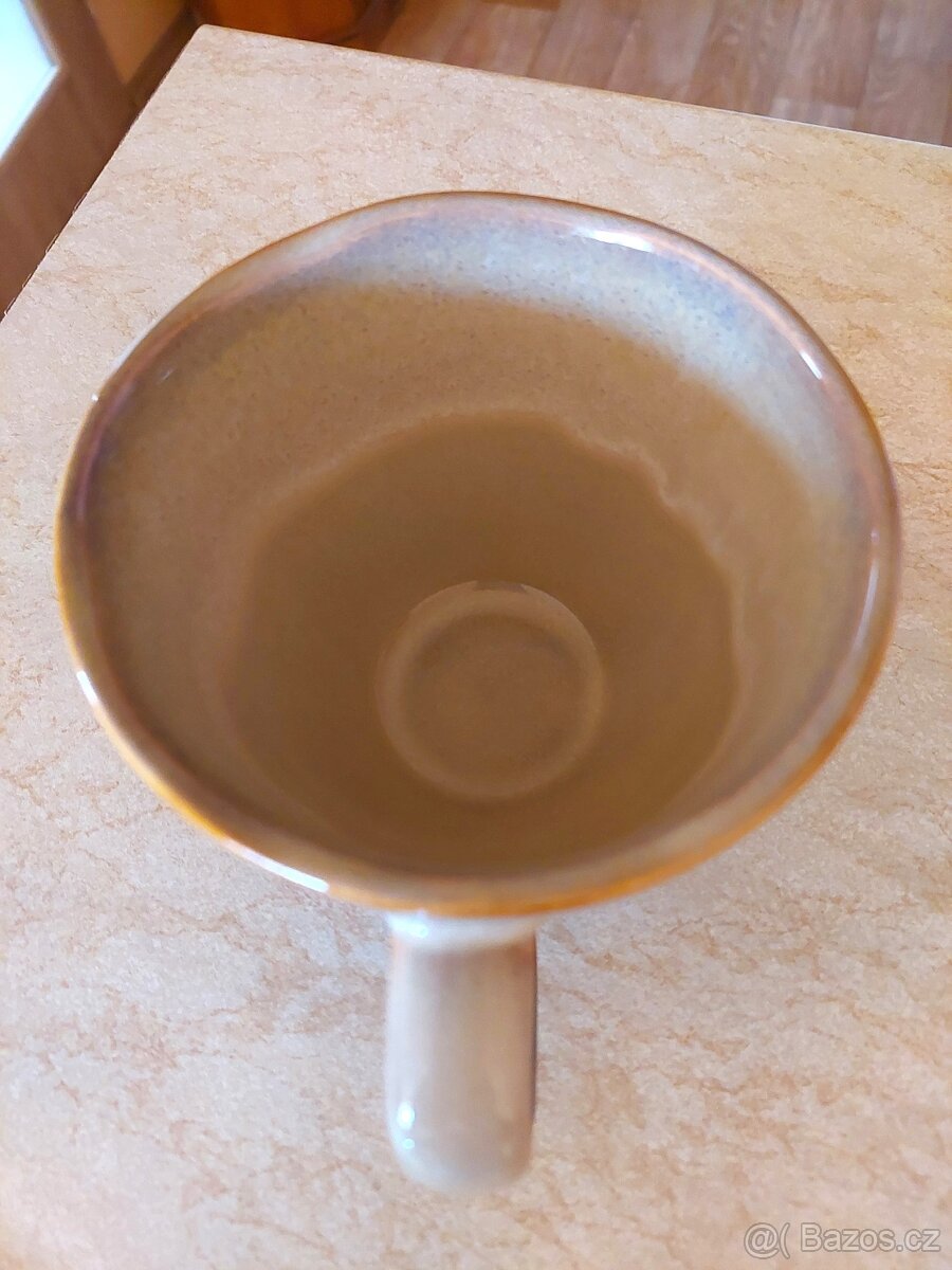 Nový hnědobéžový hrnek - 3