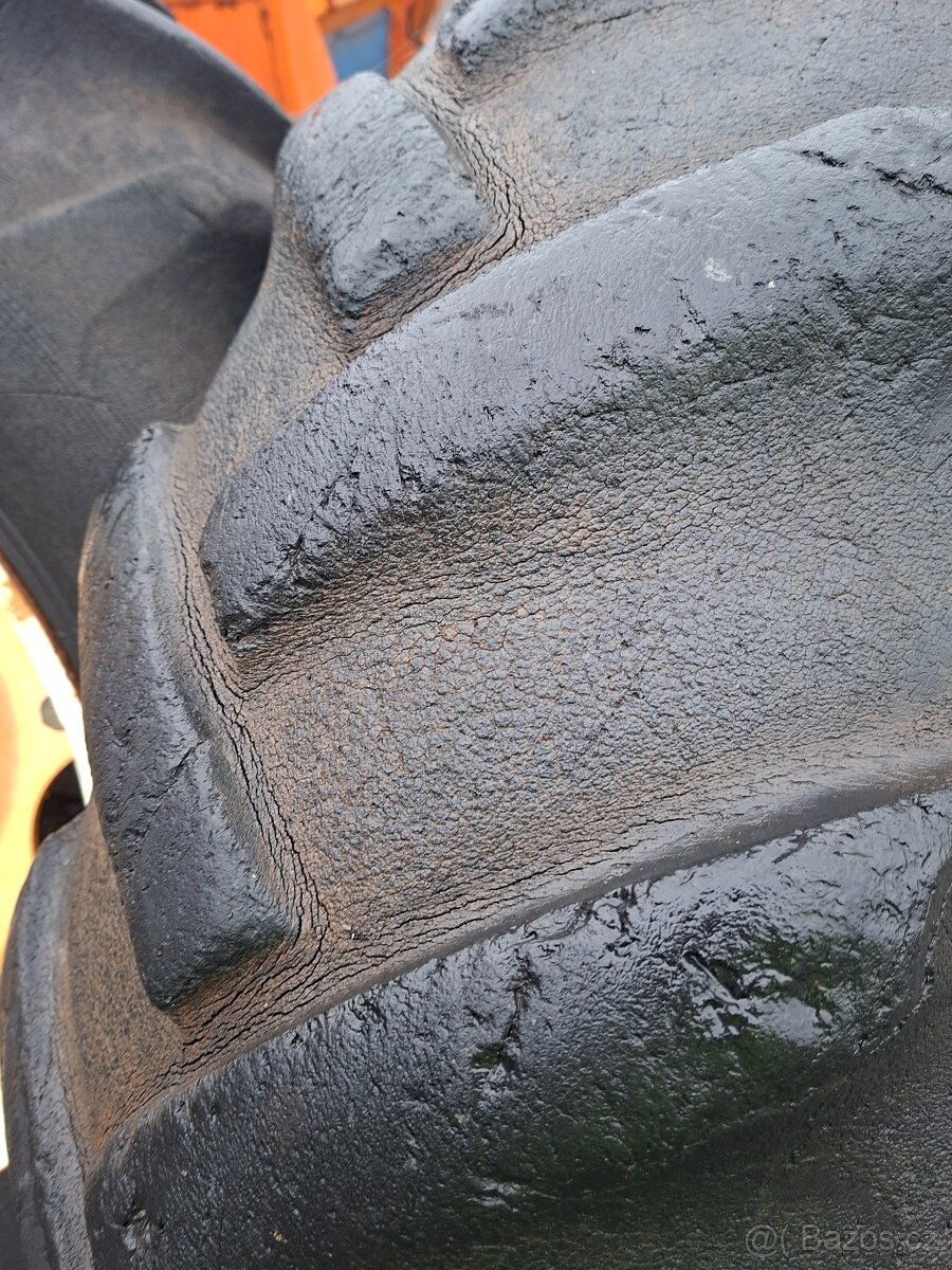 Zetor uřI kola 16,9-30 - 3