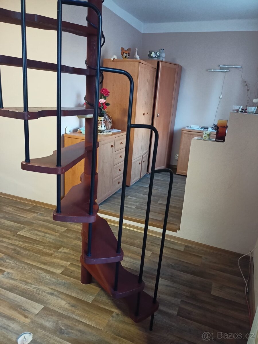 Točité dřevěné schody - 3