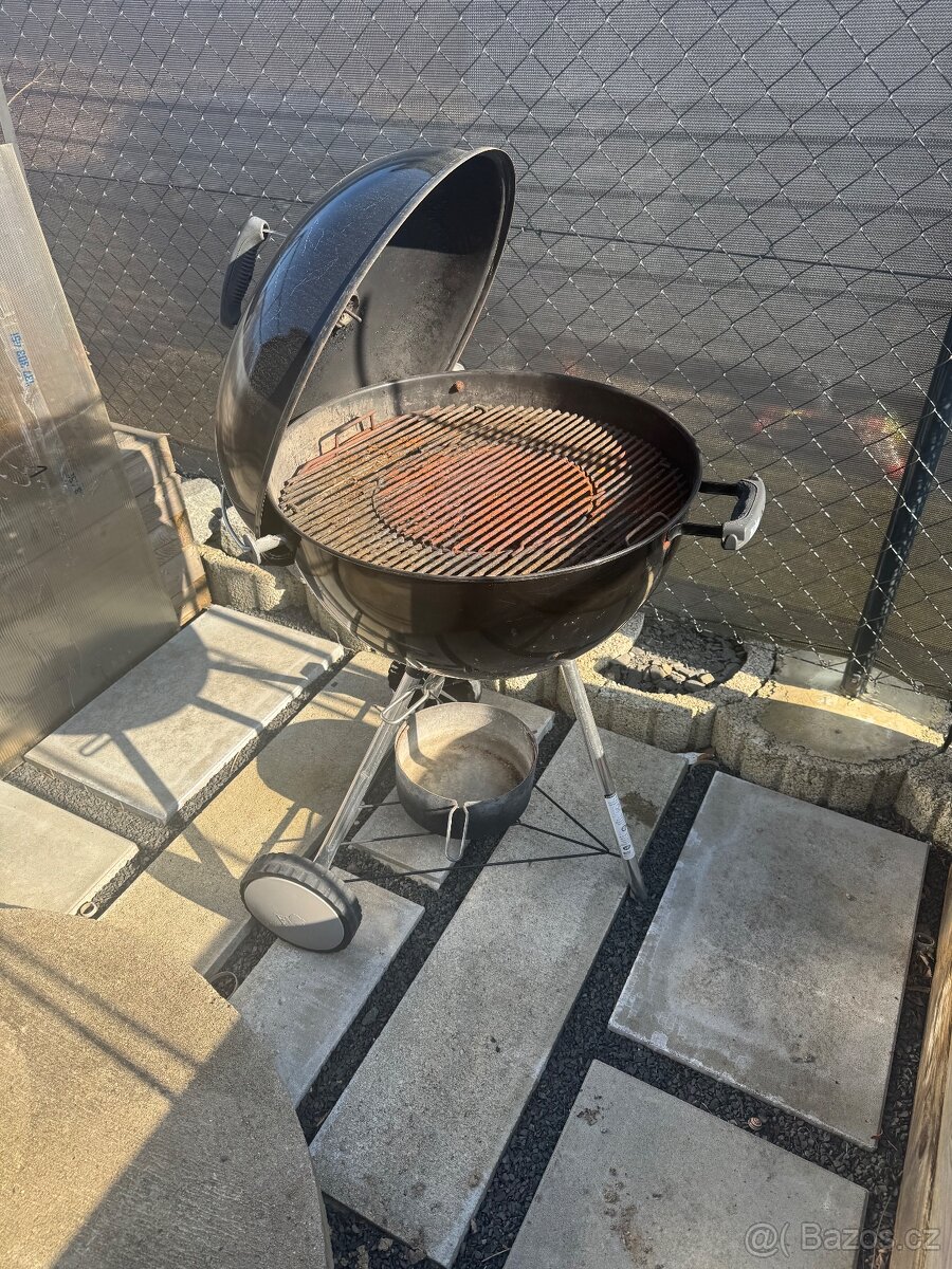 Weber Master-Touch GBS - 3