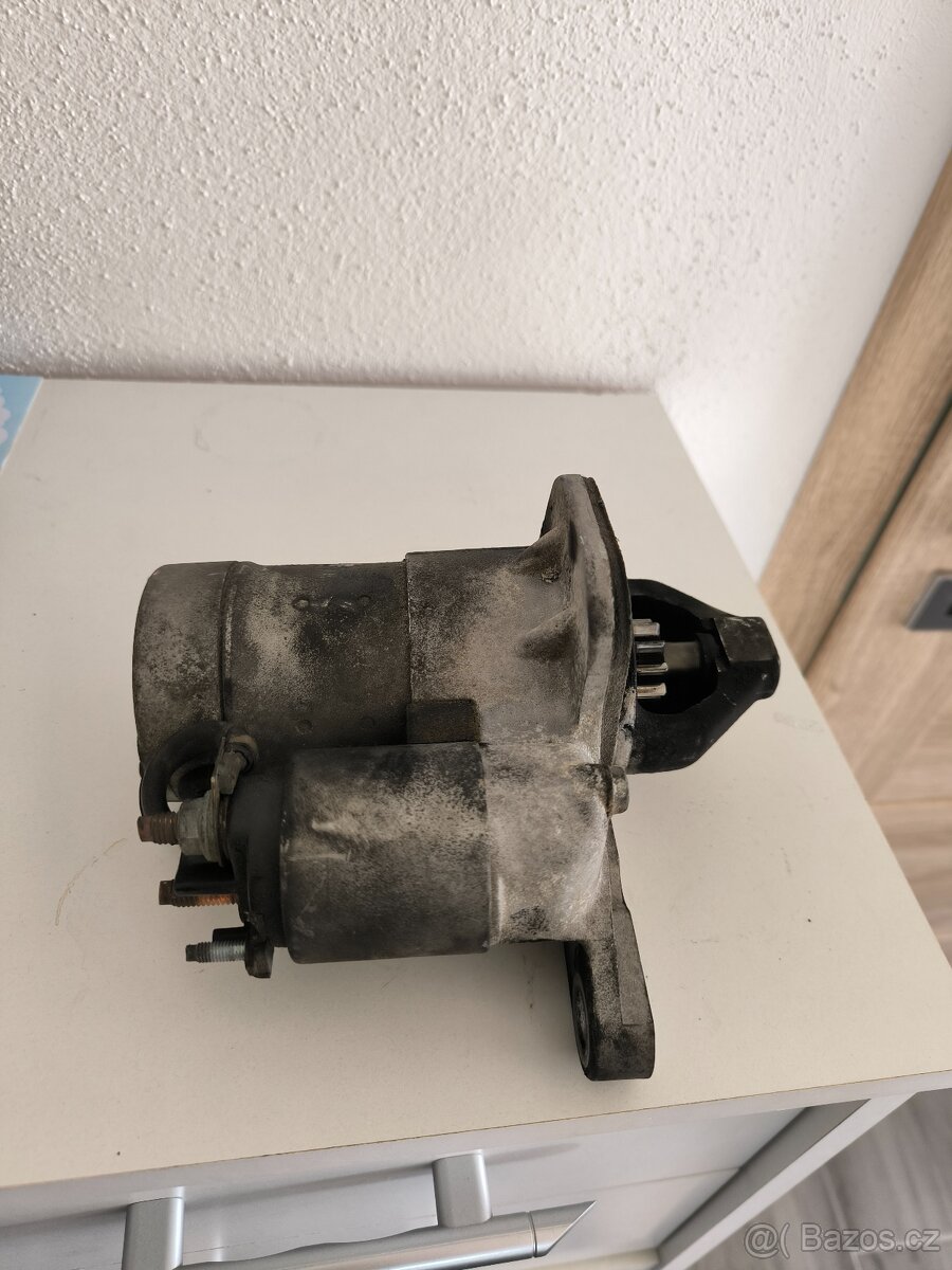 Startér laguna III - 3