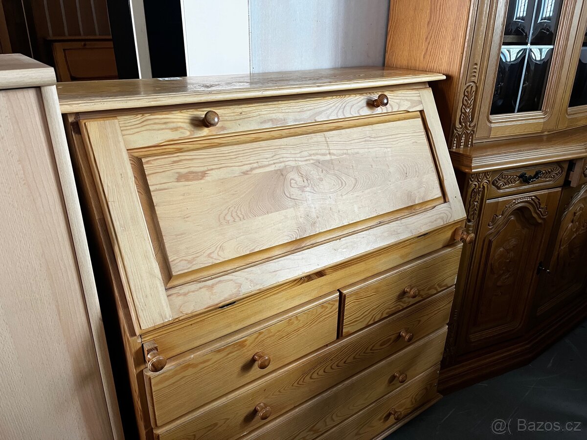 Dřevěná komoda - 3