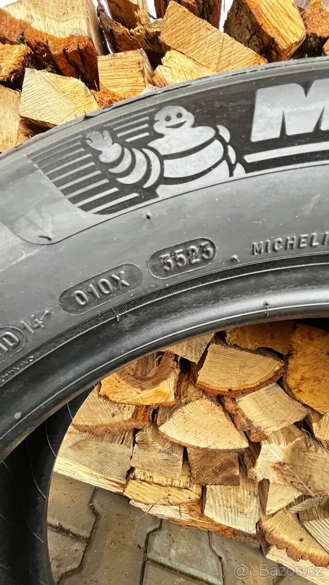 Michelin 225/60 R18 - 3
