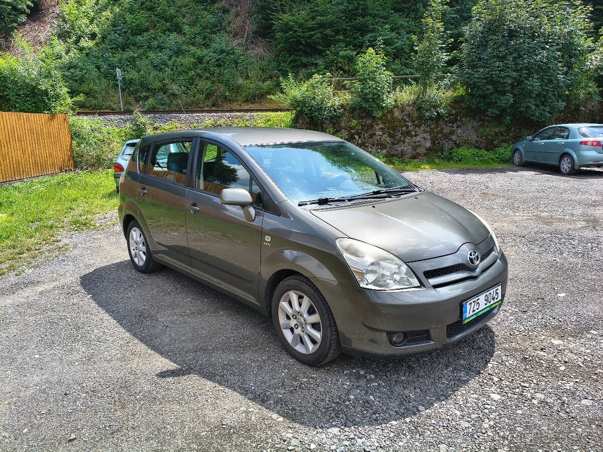Toyota Corolla Verso - 3