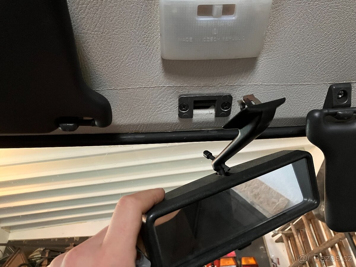 Škoda 120, Tatra Beta, Favorit Pickup držák zpětného zrcátka - 3