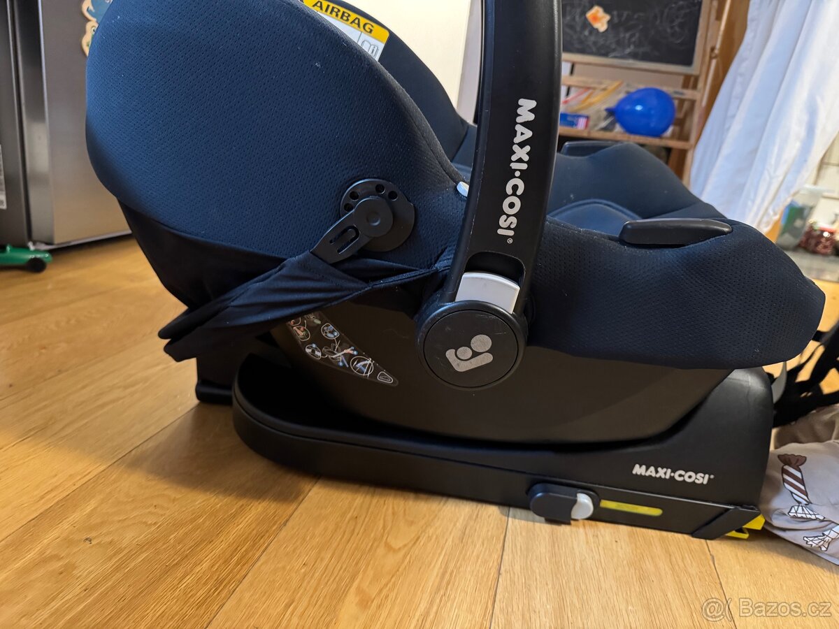 Maxi-Cosi CabrioFix i-Size - 2022 Black + základna ISOFIX - 3