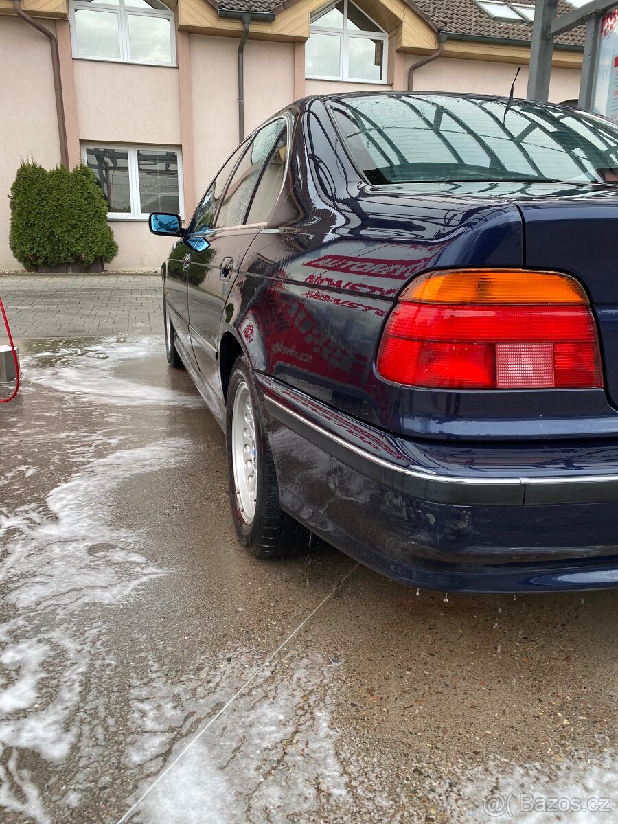BMW e39 528i 142kw - 3
