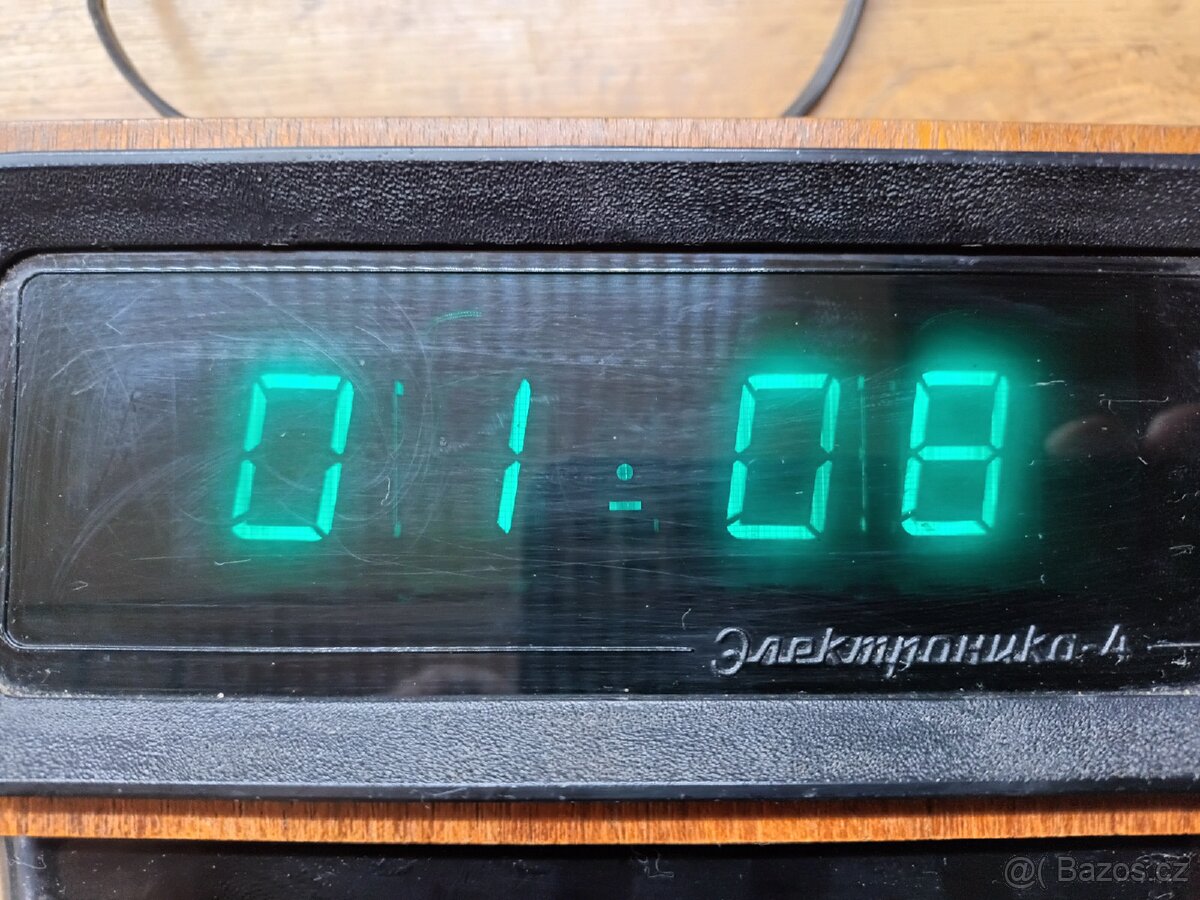 Sovětský digitální dřevěný hodiny/ budík Elektronika 4 - 3