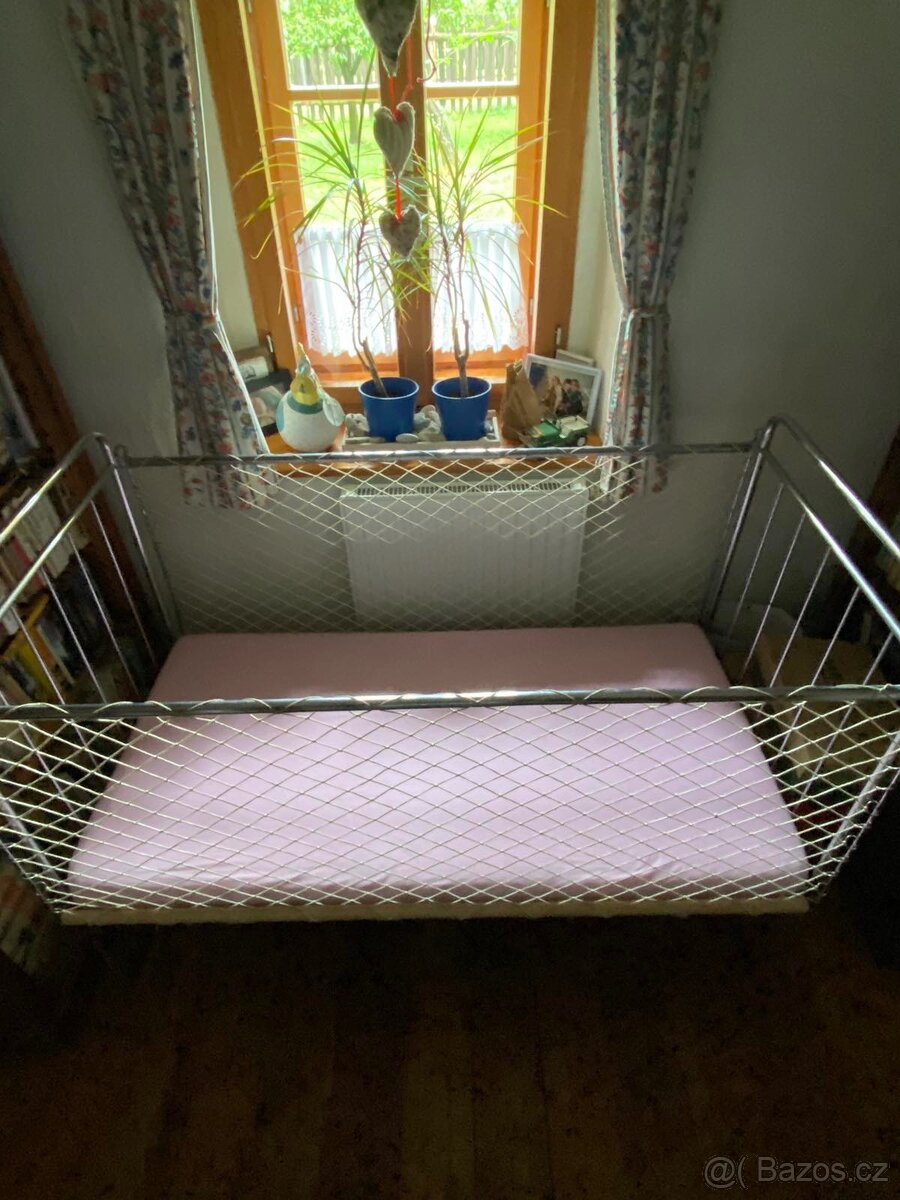 Retro kovová postýlka s matrací - 3