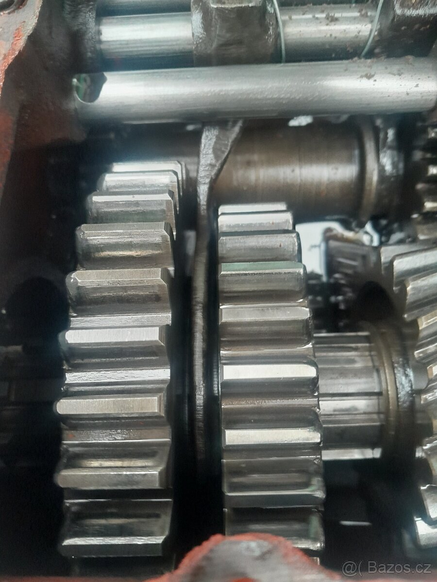 Praga V3S převodovka s vyvodem na navijak - 3