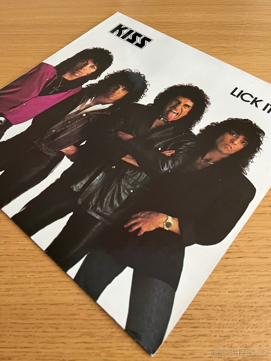 Kiss – Lick It Up - 3