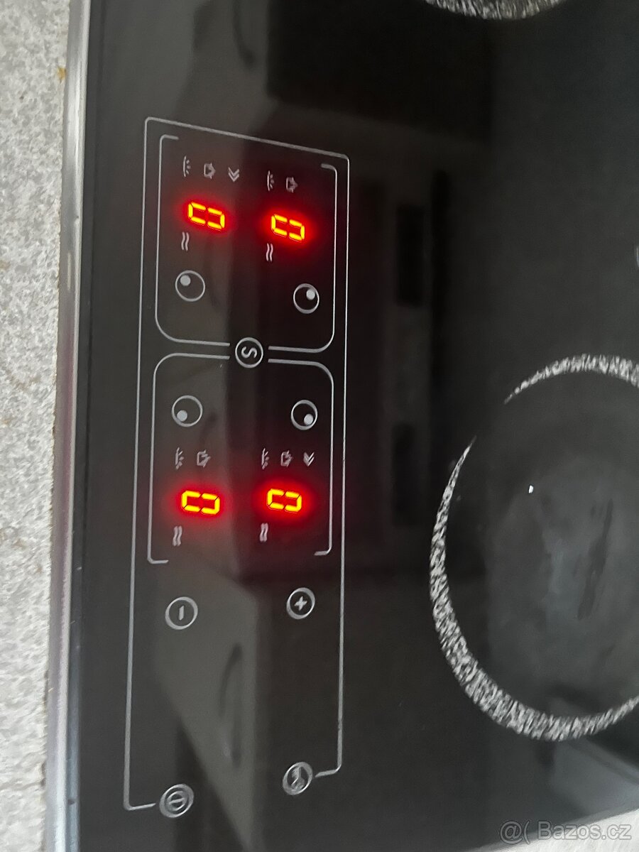 Sklokeramická varná deska Whirlpool - 3