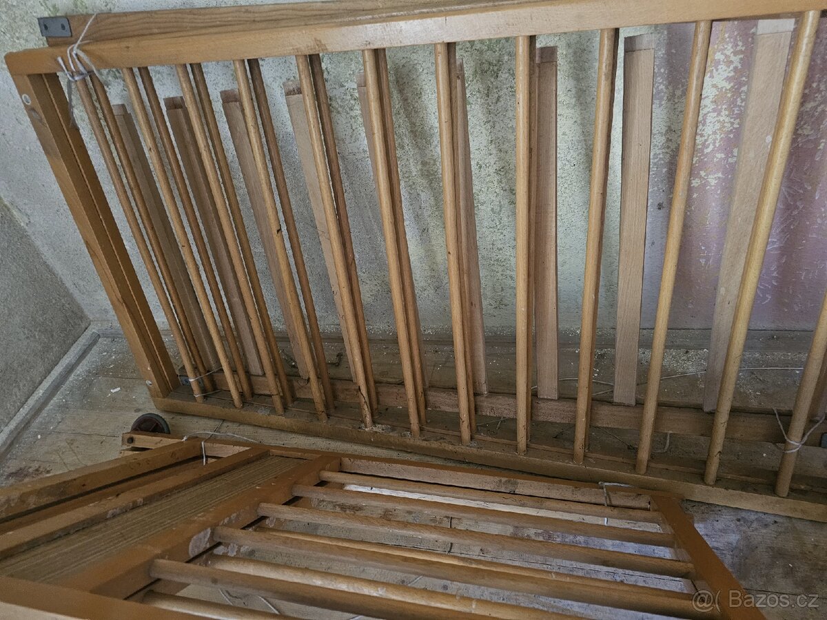 Dřevěná dětská postýlka - 3