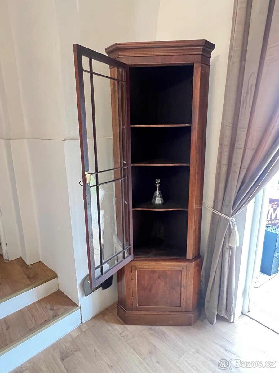 Rohový skleník v klasickém stylu - 3