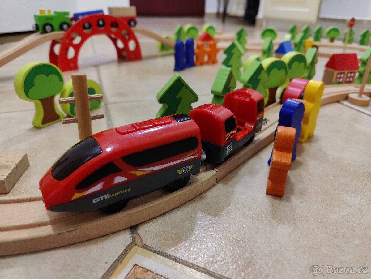 Vláčkodráha + 2x elektrický vláček. - 3