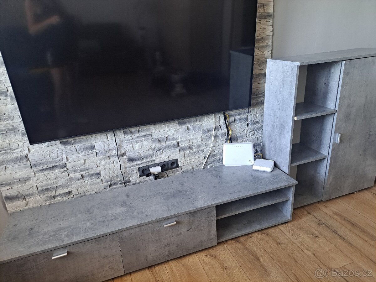 Obývací stěna a konferenční stůl - 3