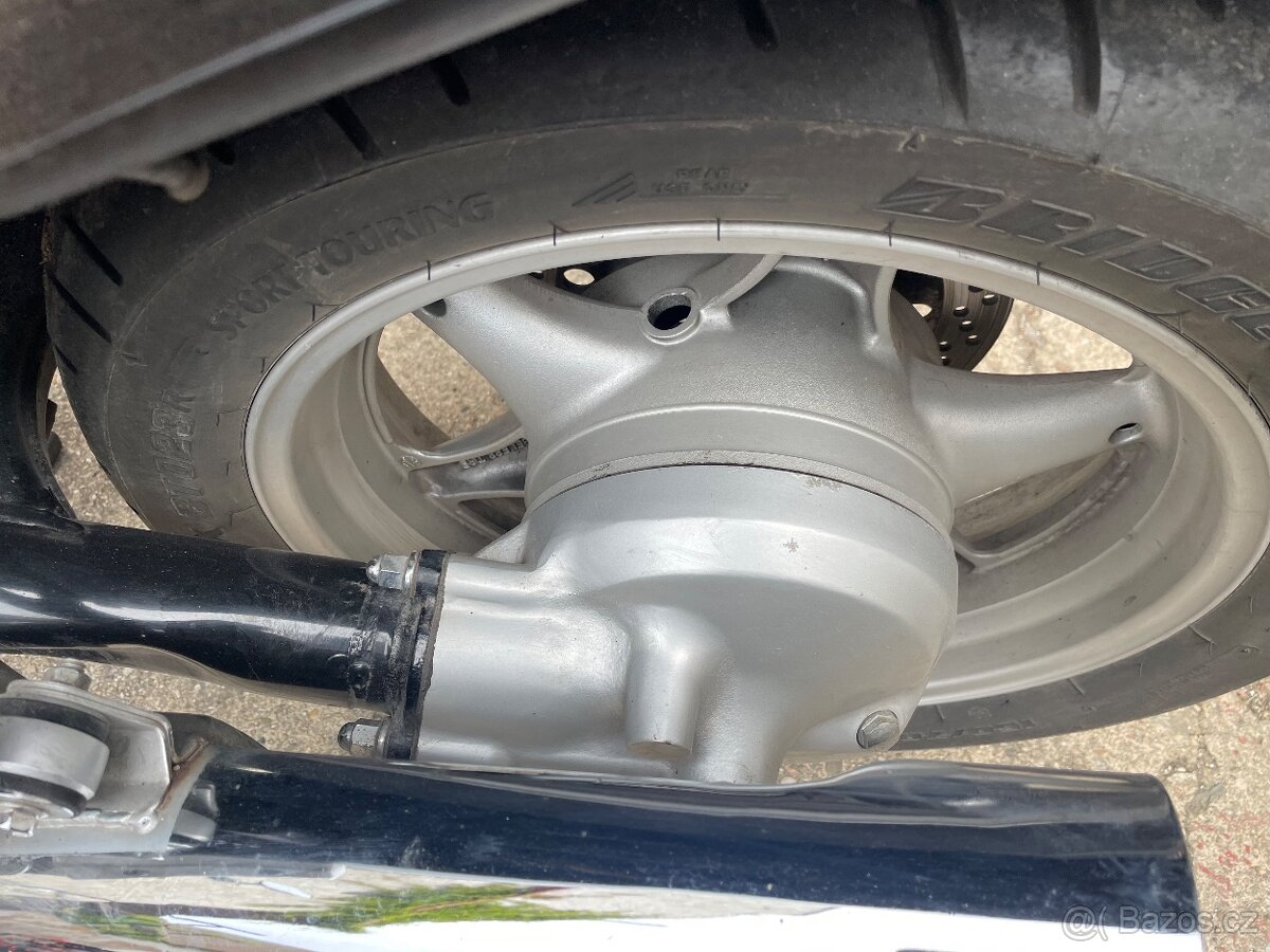 Suzuki GSX 1100G - 3