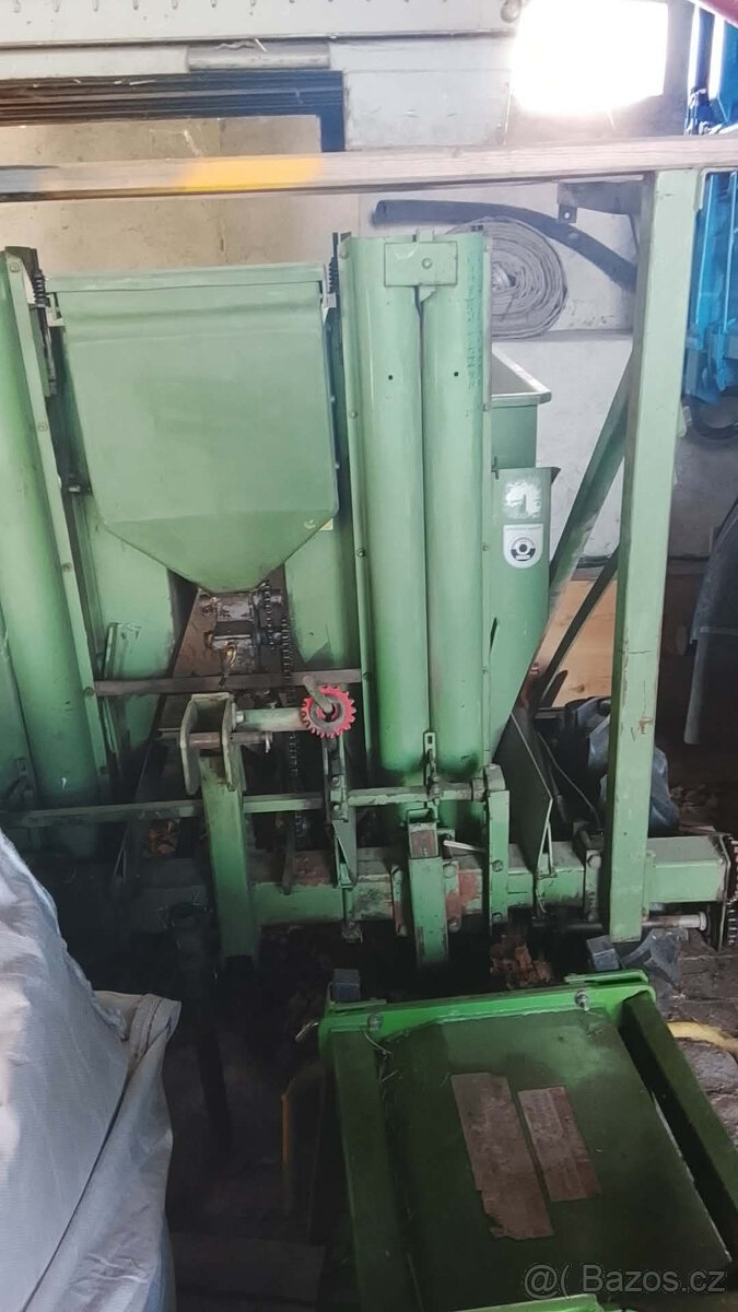 nesený sazeč brambor s přihnojováním - 3