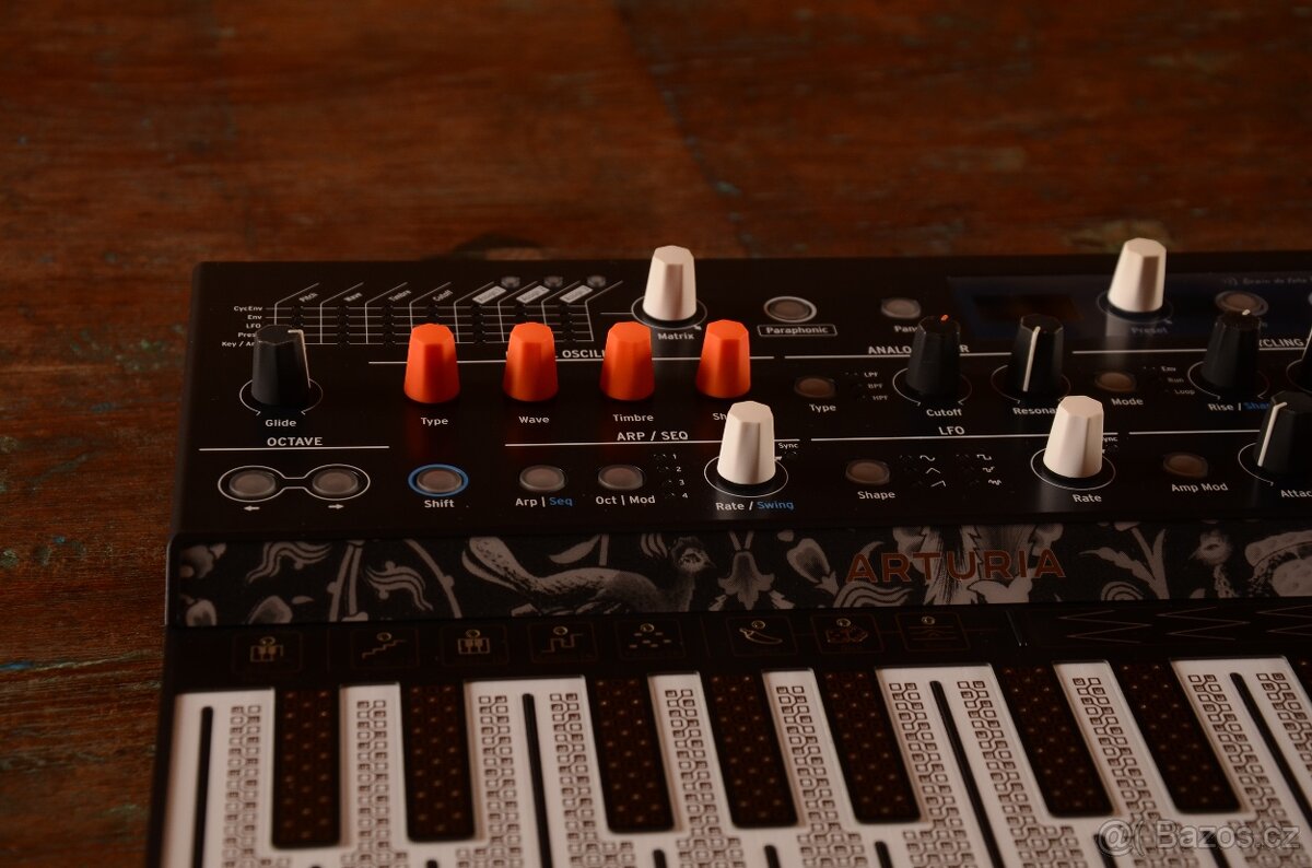 Arturia Microfreak + Decksaver - 3