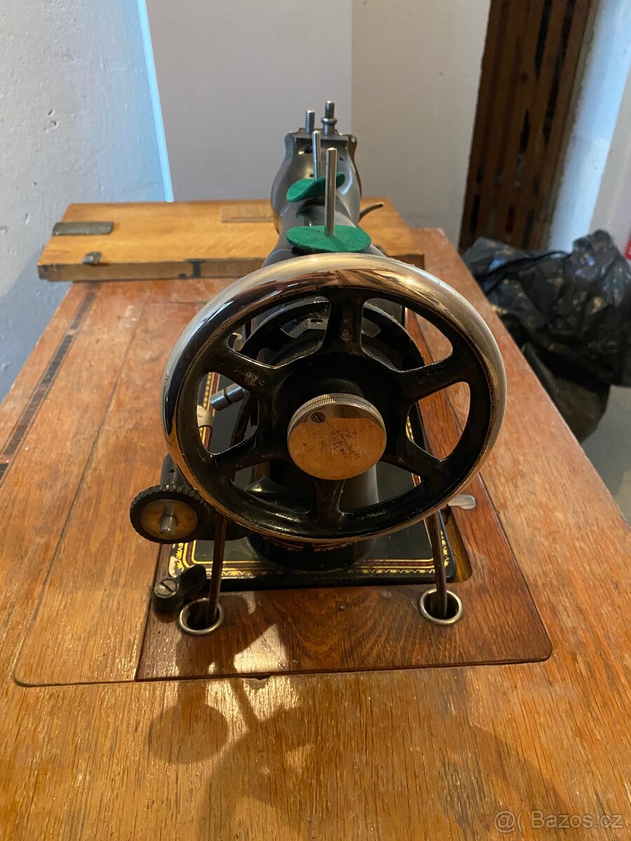 Prodám retro šicí stroj - 3