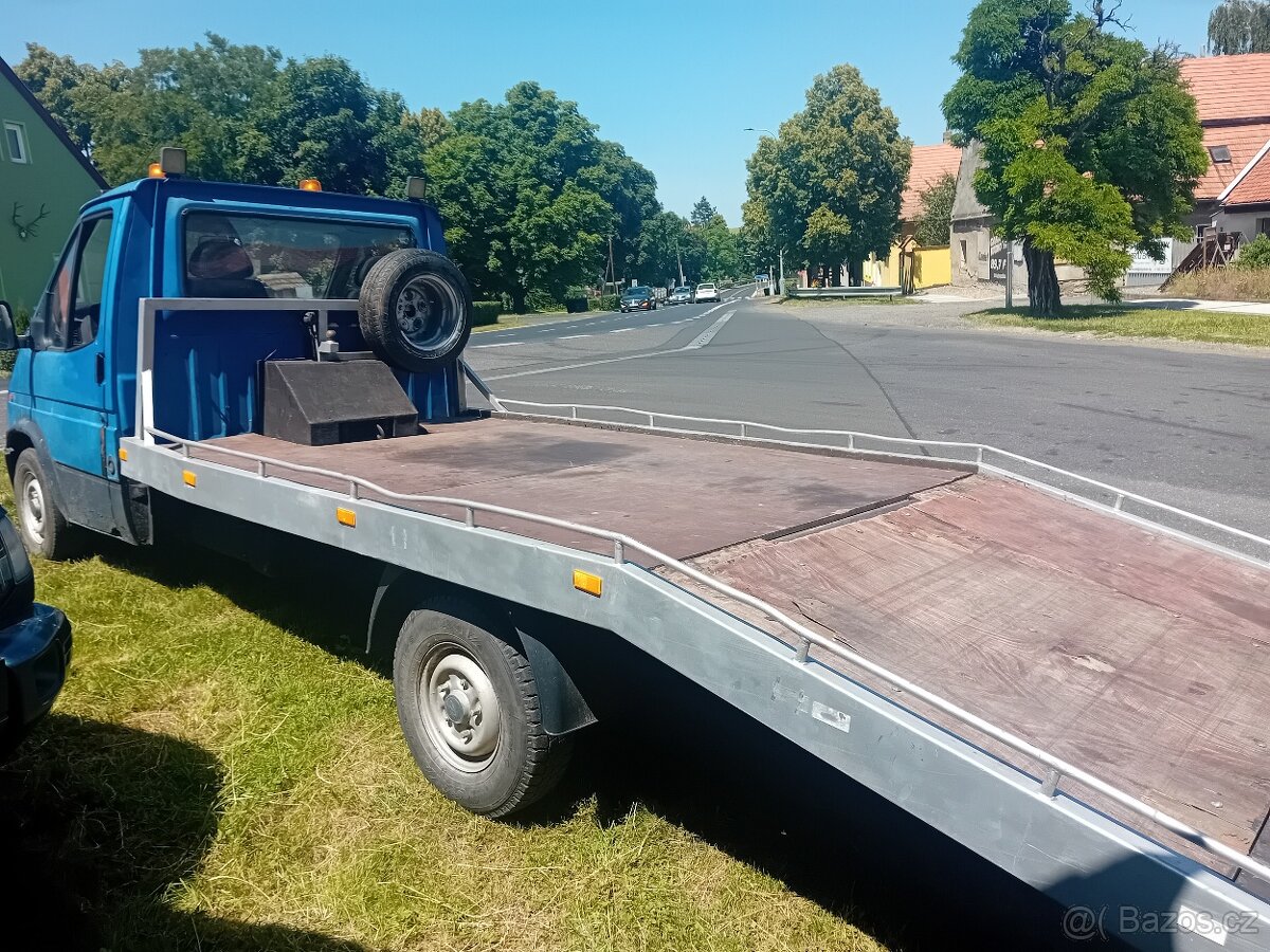 Odtahový speciál Ford Transit