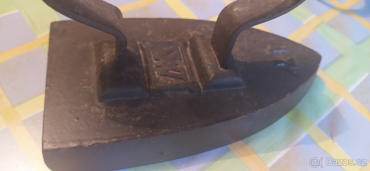 Žehličky staré - 3