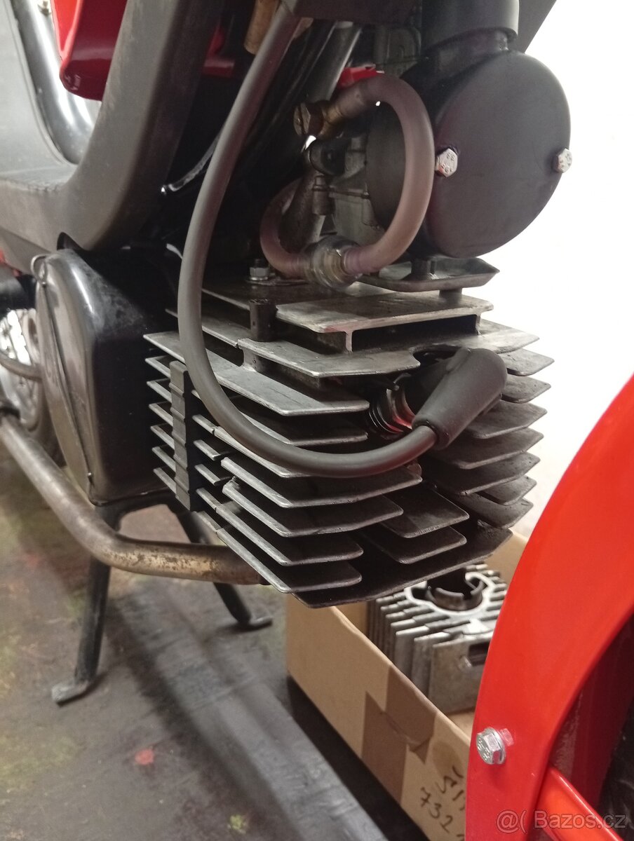 Prodám motor Babeta 215 - 3