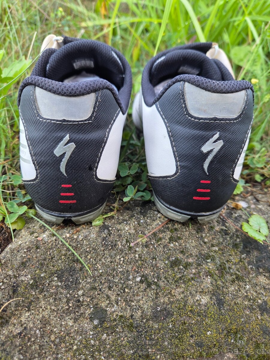 mtb tretry specialized vel. 42 - 3