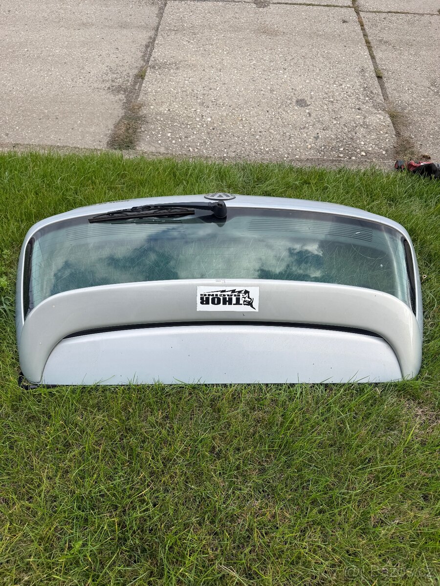 Páté dveře se spoilerem VW Golf IV kupé - 3