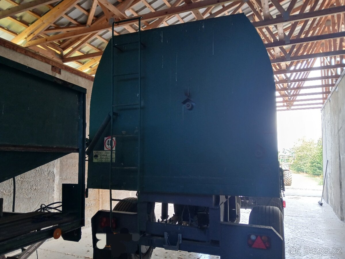 Prodám vlek ( Autovlek ) přetypovaný za traktor - 3