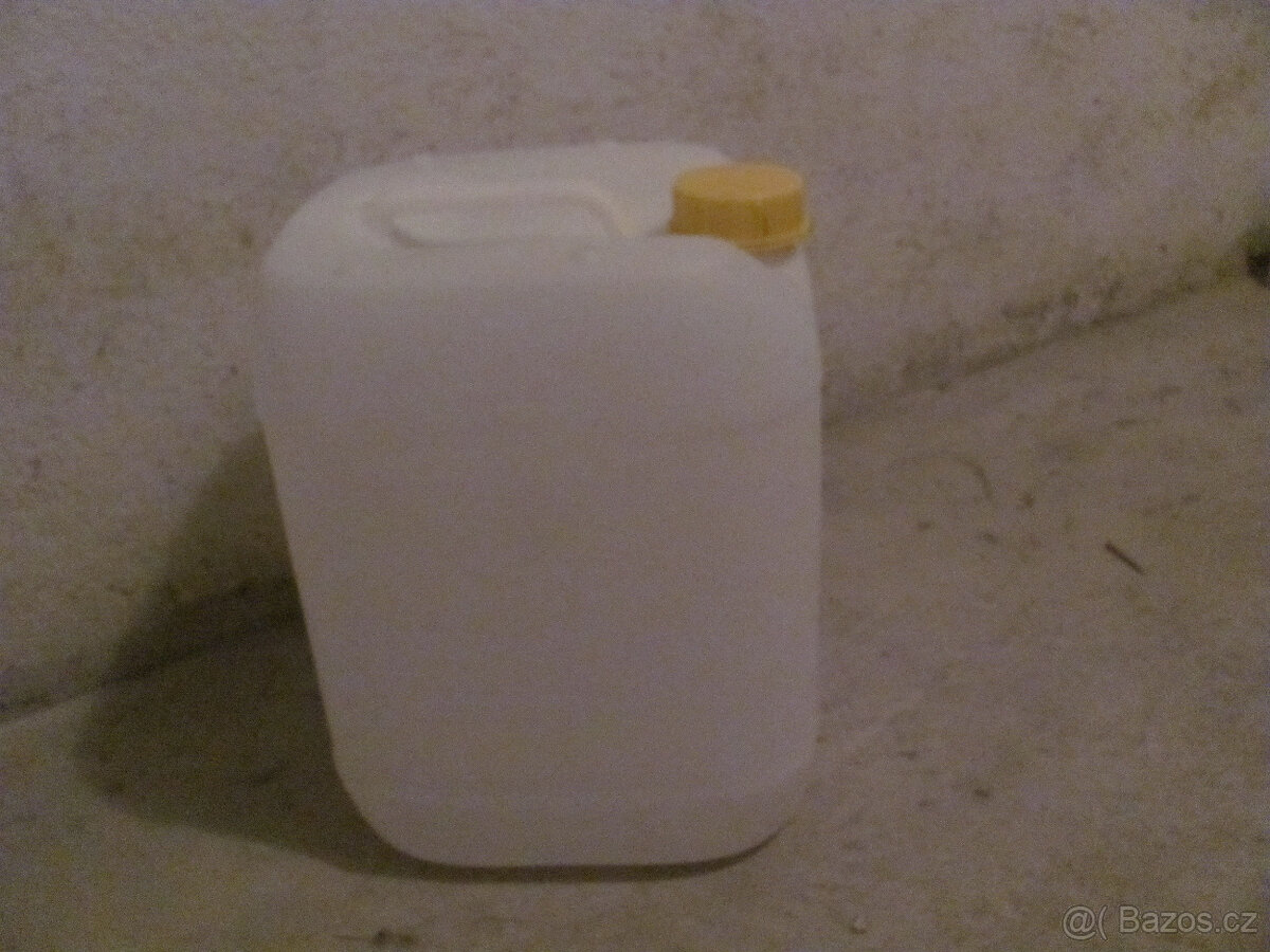 škoda -nekoupit- kanystry- čisté-.Plzen - 3