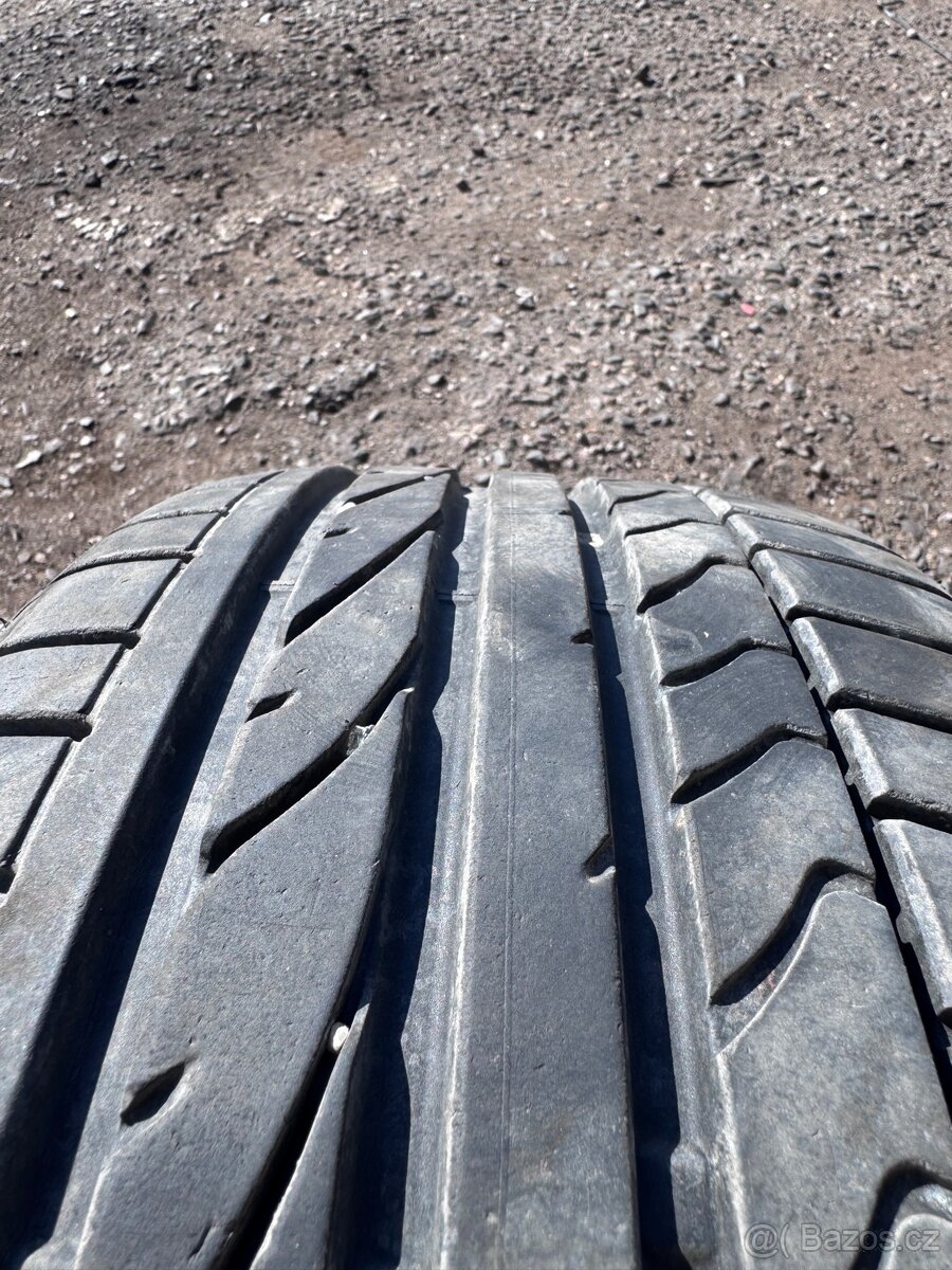 215/40/17 letní - 3