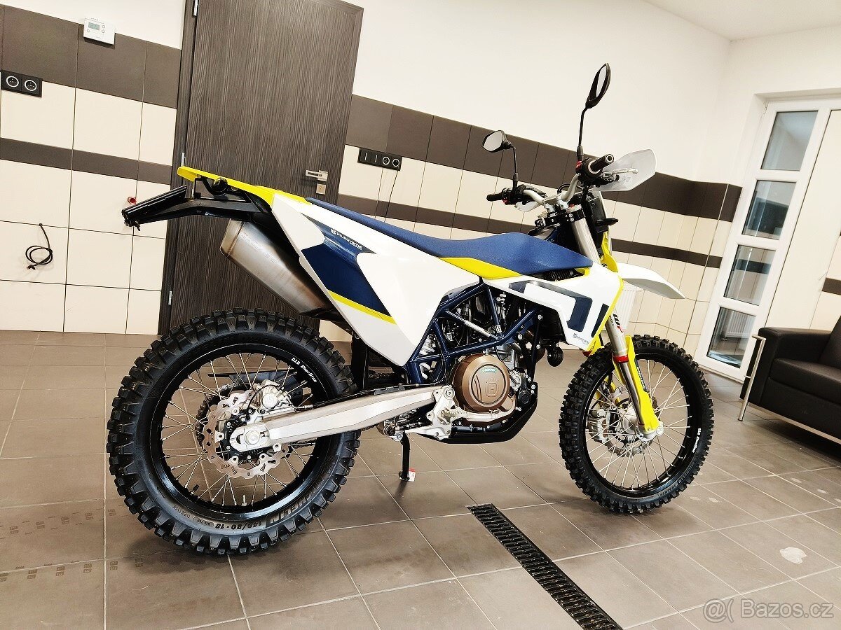 Husqvarna 701 Enduro - Najeto jen 3400 Km - Velmi pěkný stav