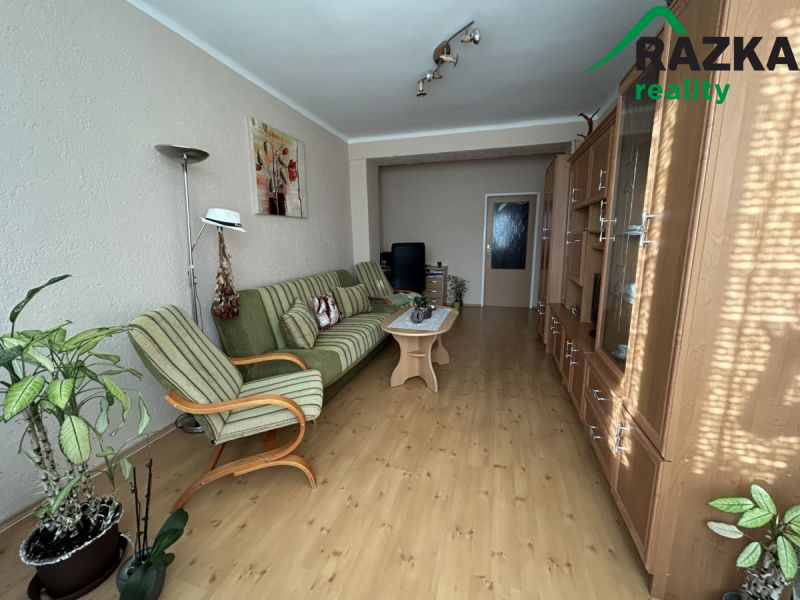 Prodej bytu 2+1 s balkonem v ulici 1. máje - Tachov - 3