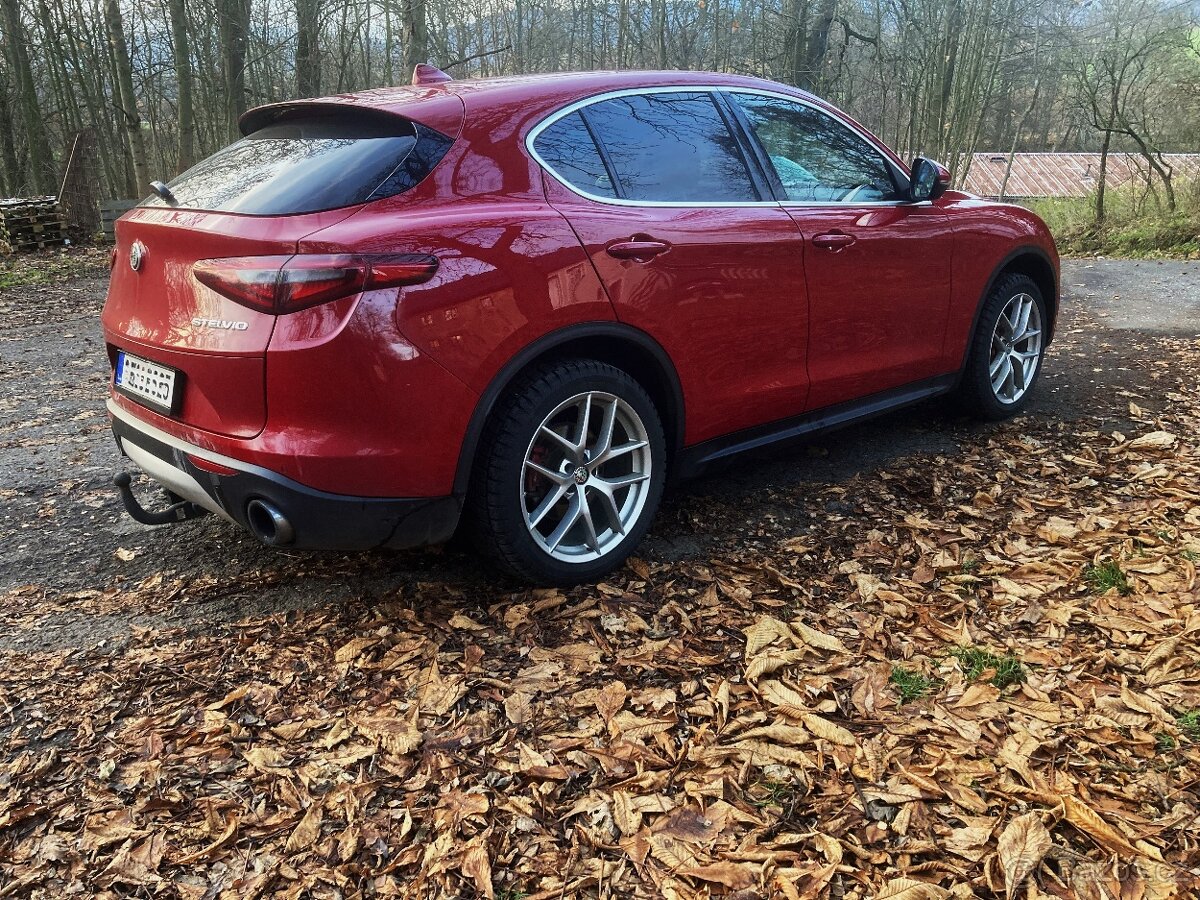Alfa Romeo Stelvio 2.0T Q4 First Edition - 3