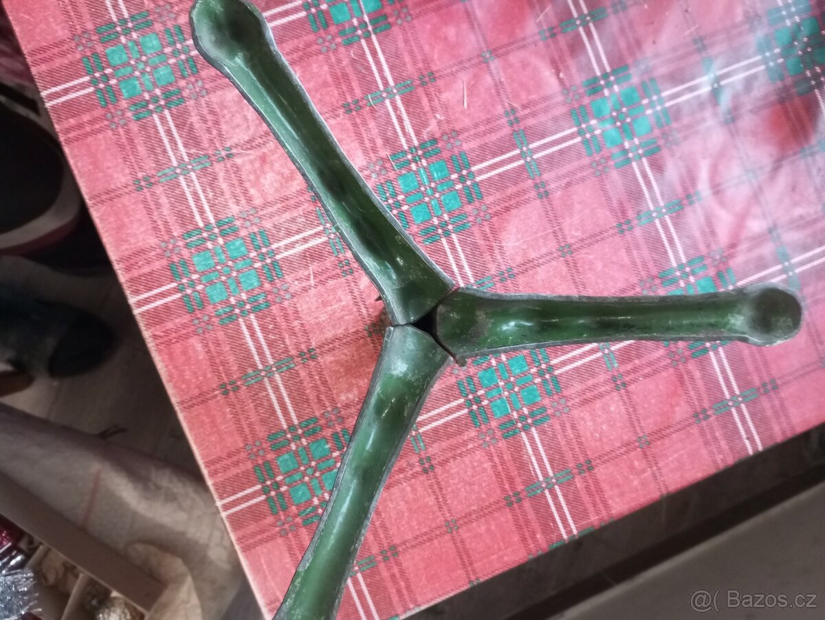 Kovový stojan na menší vánoční stromeček - 3